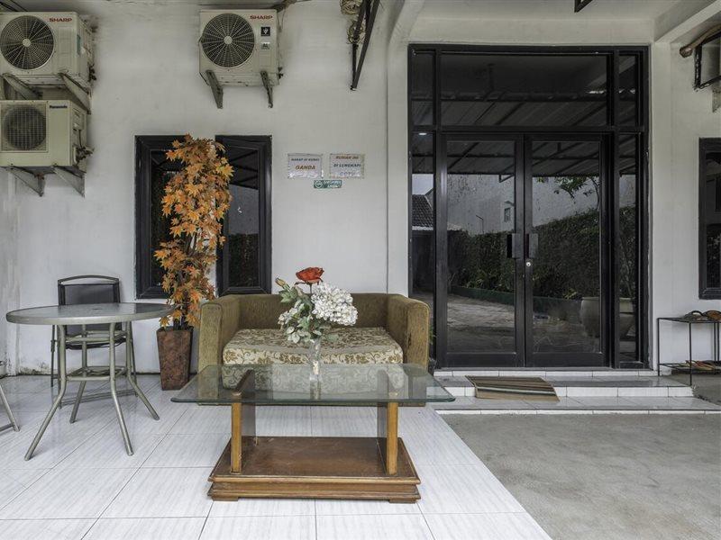 Oyo Life 2391 Baladewa Residence Syariah Karawang Εξωτερικό φωτογραφία